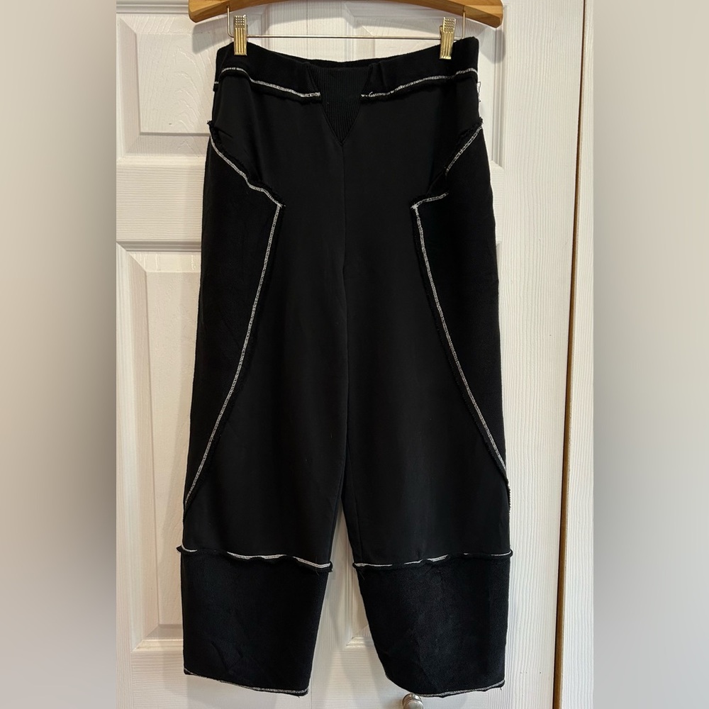 Ozai N Ku Black White Stitching Pants Textured Cropped Relaxed 28 Inch Waist